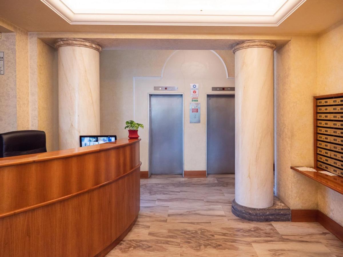 The Best Rent - Spacious One-Bedroom Apartment In Moscova District มิลาน ภายนอก รูปภาพ