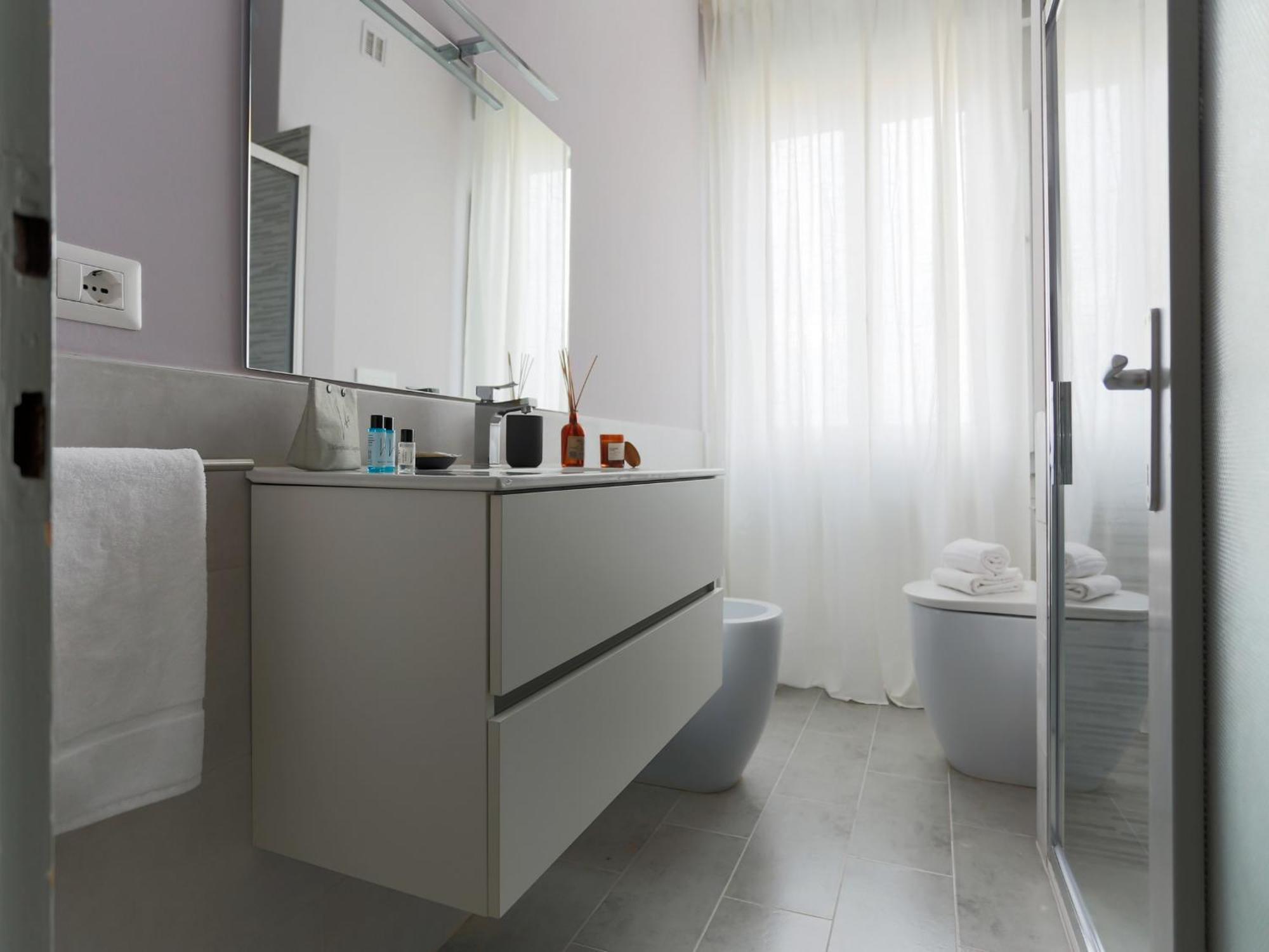The Best Rent - Spacious One-Bedroom Apartment In Moscova District มิลาน ภายนอก รูปภาพ